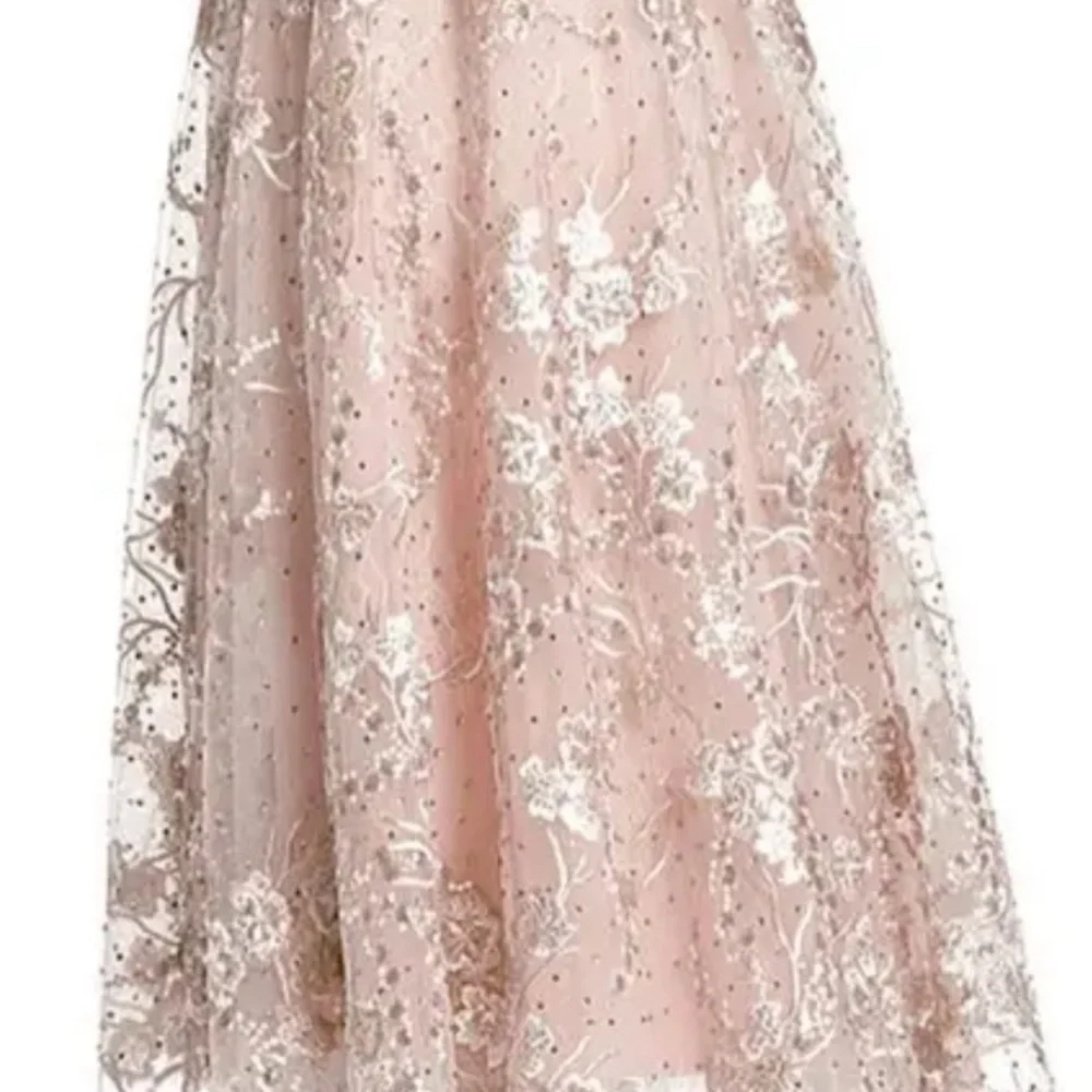 Mac Duggal (242) 67501D Bateau Neckline Lace Dress in Pink NWT Size 10 - Picture 2 of 4